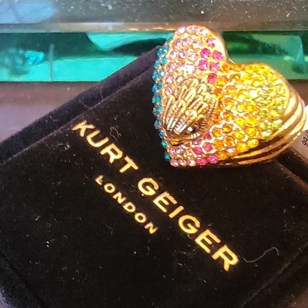 NWT KURT GEIGER LONDON RAINBOW HEART EAGLE HEAD COCKTAIL RING 8 - Picture 11 of 11